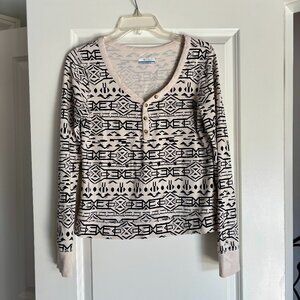 Columbia V neck long sleeve top, size M